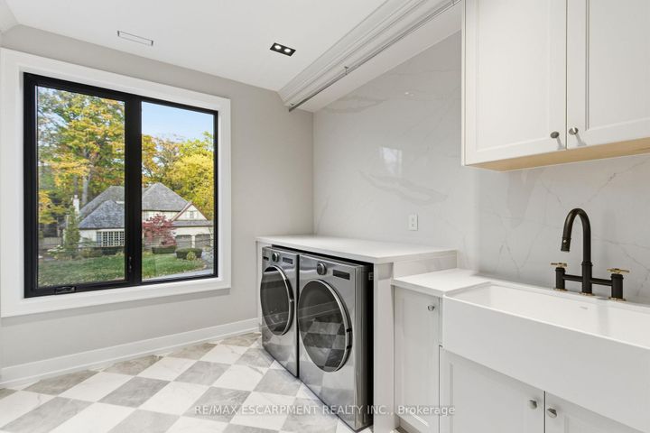 Photo 37 at 1380 Birchwood Heights Drive, Mineola, Mississauga