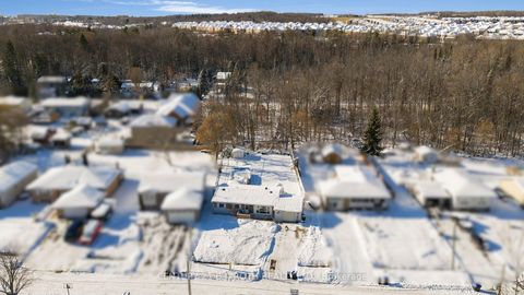 Photo 1 at 1032 Gilmore Avenue, Lefroy, Innisfil