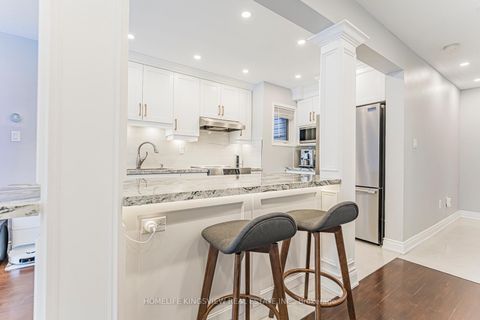 Photo 12 at 80 Giancola Crescent, Maple, Vaughan