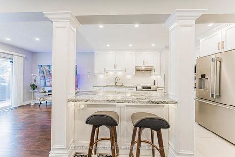 Photo 13 at 80 Giancola Crescent, Maple, Vaughan