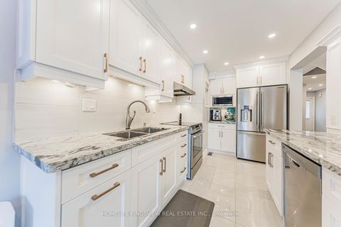 Photo 16 at 80 Giancola Crescent, Maple, Vaughan