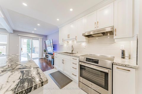 Photo 19 at 80 Giancola Crescent, Maple, Vaughan