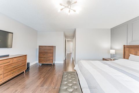 Photo 32 at 80 Giancola Crescent, Maple, Vaughan