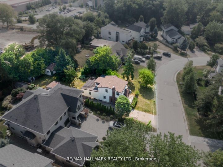 Photo 1 at 724-728 Montbeck Crescent, Lakeview, Mississauga