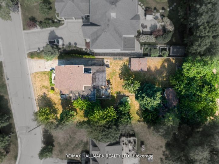 Photo 5 at 724-728 Montbeck Crescent, Lakeview, Mississauga