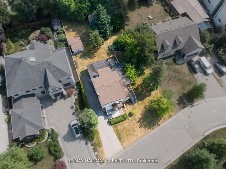 Photo 6 at 724-728 Montbeck Crescent, Lakeview, Mississauga