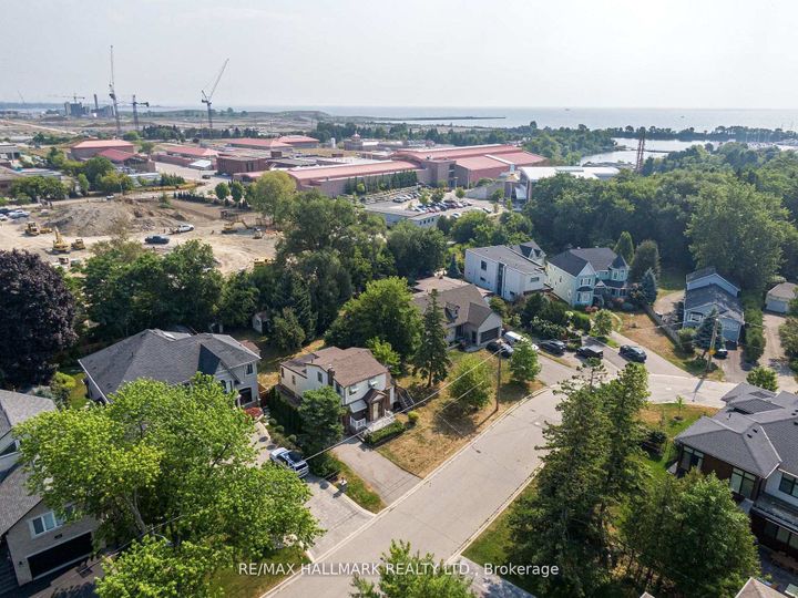 Photo 13 at 724-728 Montbeck Crescent, Lakeview, Mississauga