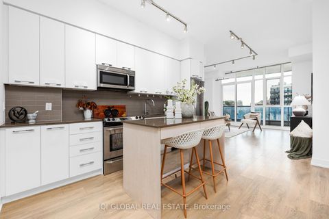 Photo 14 at 301 - 9471 Yonge Street, Observatory, Richmond Hill