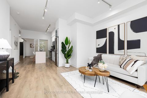 Photo 21 at 301 - 9471 Yonge Street, Observatory, Richmond Hill