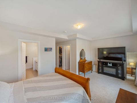 Photo 11 at 20 Vantage Loop, Woodland Hill, Newmarket