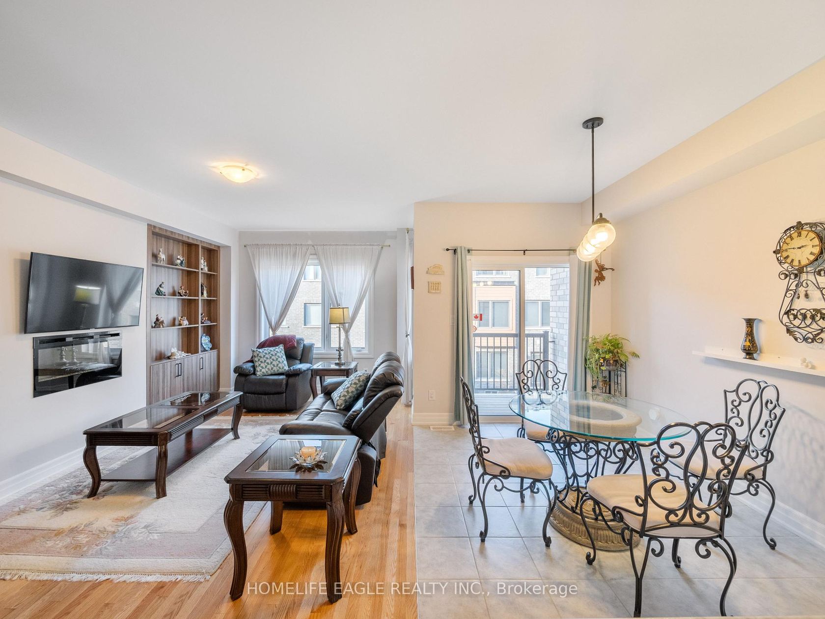 Photo 3 at 20 Vantage Loop, Woodland Hill, Newmarket