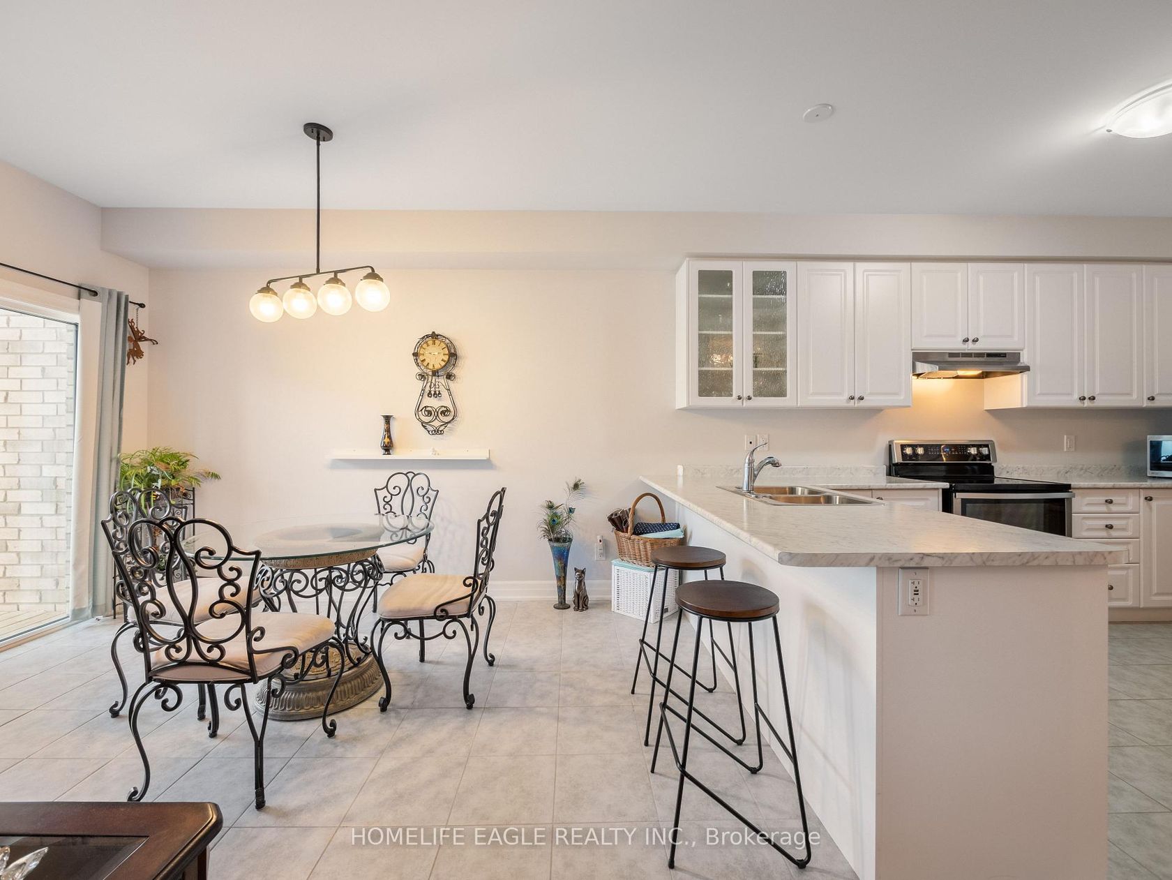 Photo 5 at 20 Vantage Loop, Woodland Hill, Newmarket