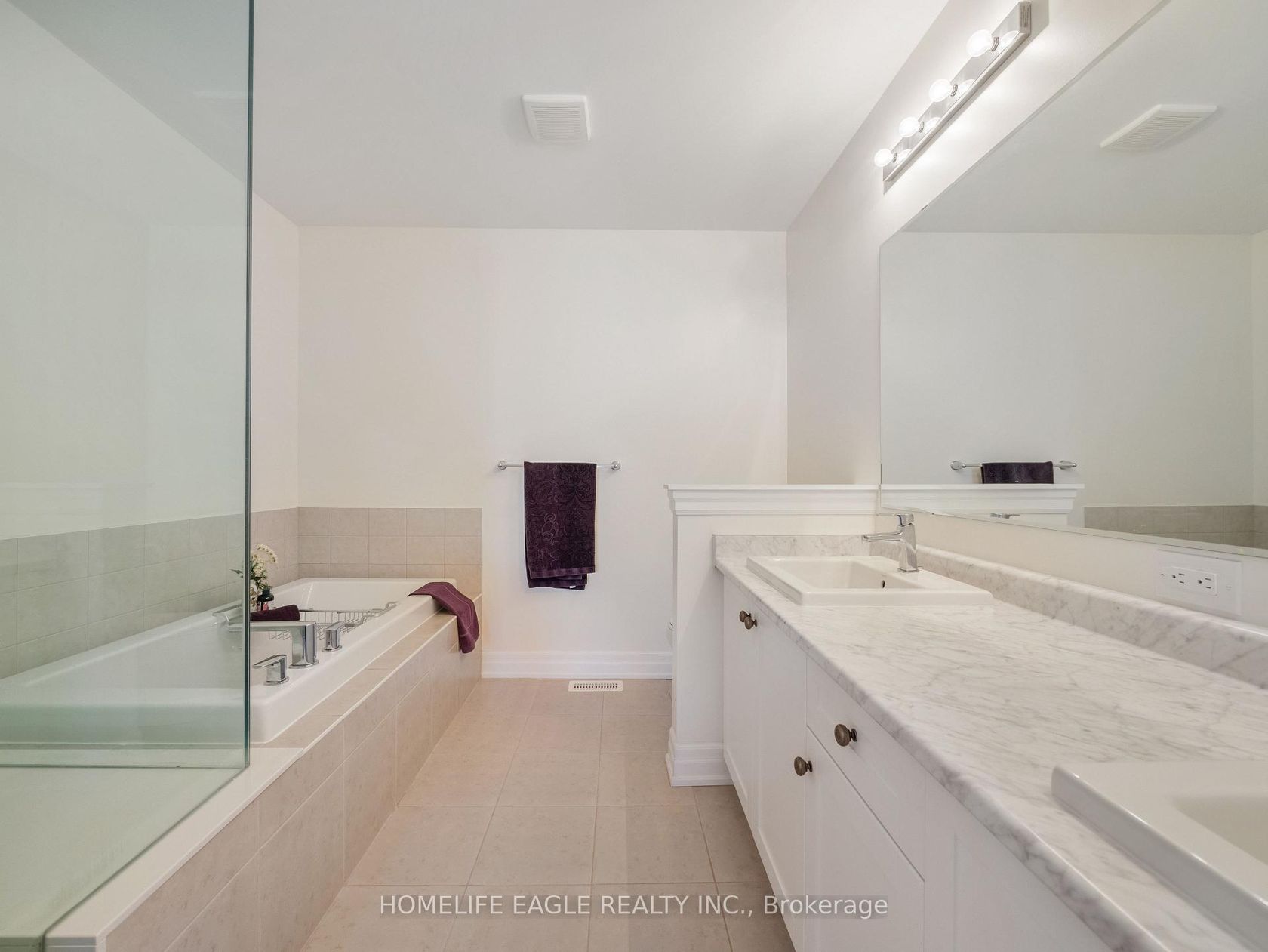 Photo 9 at 20 Vantage Loop, Woodland Hill, Newmarket