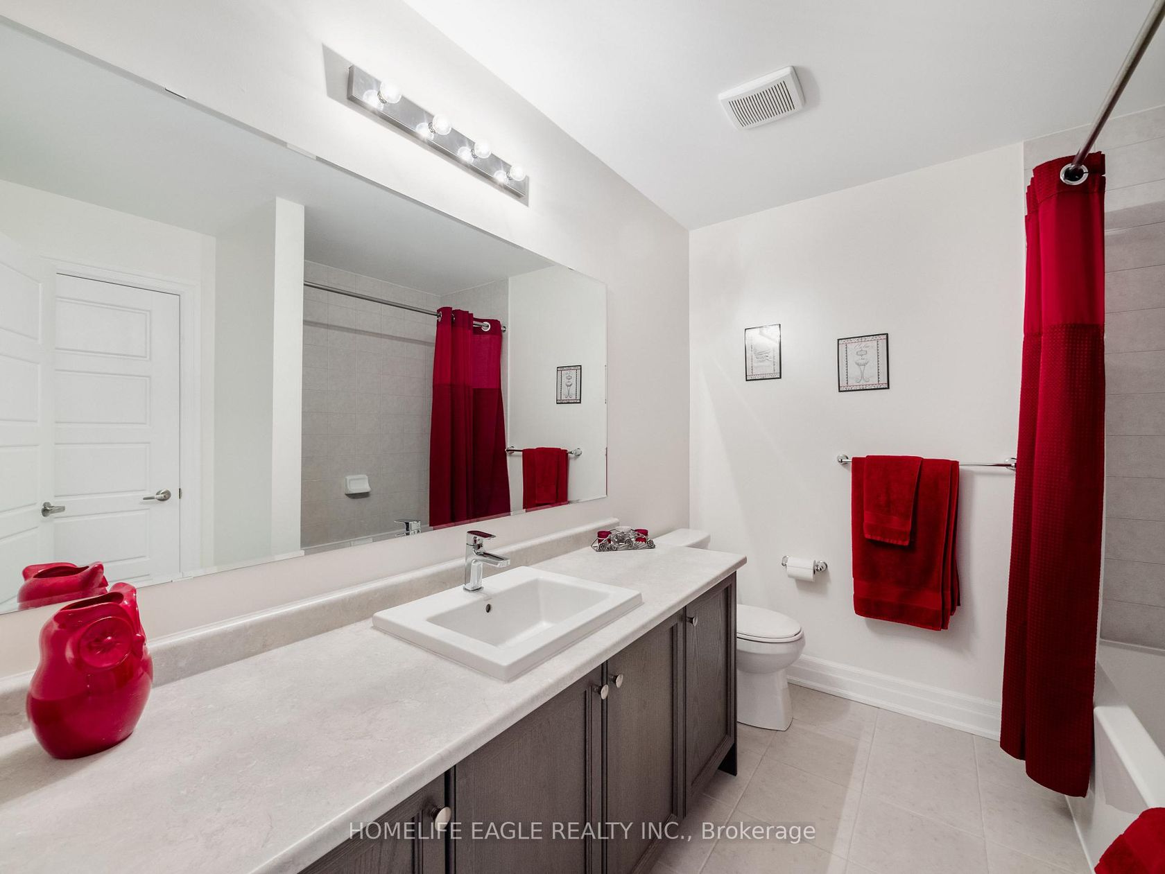 Photo 14 at 20 Vantage Loop, Woodland Hill, Newmarket