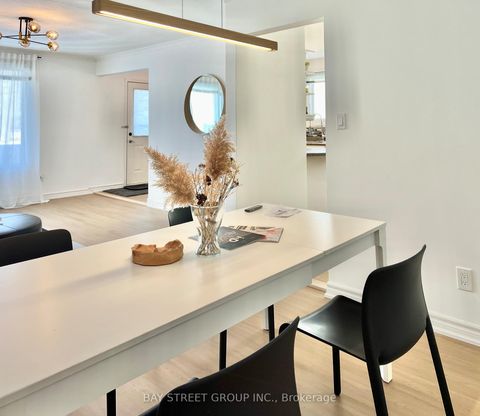 Photo 3 at 728 Sunnypoint Drive, Leslie Valley, Newmarket