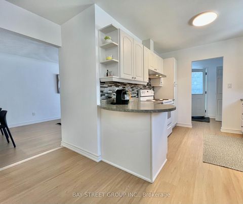 Photo 4 at 728 Sunnypoint Drive, Leslie Valley, Newmarket