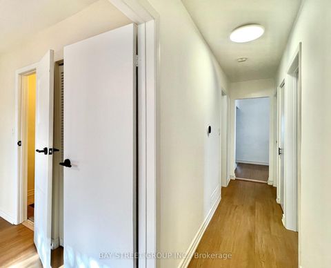 Photo 18 at 728 Sunnypoint Drive, Leslie Valley, Newmarket