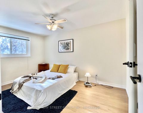 Photo 19 at 728 Sunnypoint Drive, Leslie Valley, Newmarket