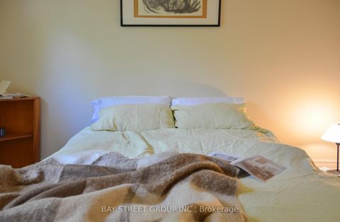 Photo 20 at 728 Sunnypoint Drive, Leslie Valley, Newmarket