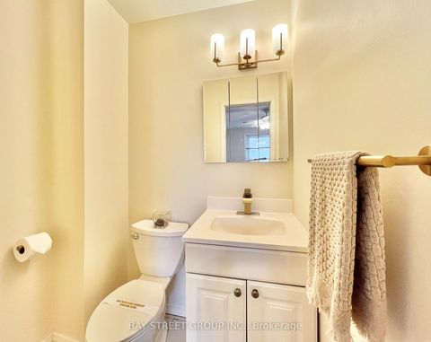 Photo 22 at 728 Sunnypoint Drive, Leslie Valley, Newmarket