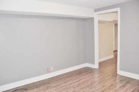 Photo 30 at 728 Sunnypoint Drive, Leslie Valley, Newmarket