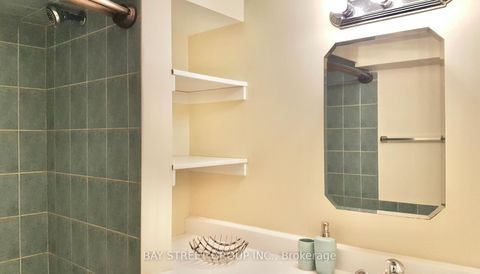 Photo 33 at 728 Sunnypoint Drive, Leslie Valley, Newmarket