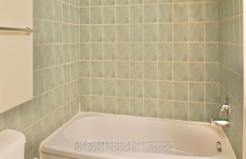 Photo 34 at 728 Sunnypoint Drive, Leslie Valley, Newmarket