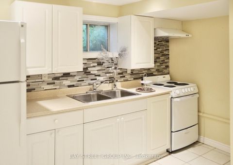 Photo 35 at 728 Sunnypoint Drive, Leslie Valley, Newmarket