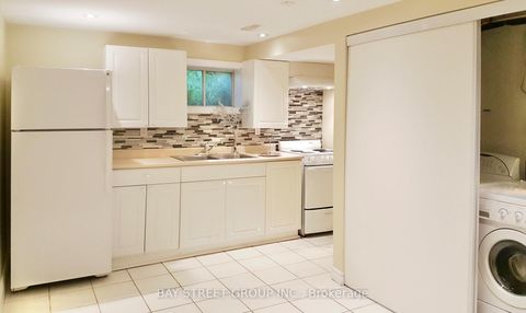 Photo 36 at 728 Sunnypoint Drive, Leslie Valley, Newmarket