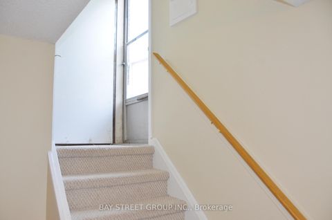 Photo 37 at 728 Sunnypoint Drive, Leslie Valley, Newmarket