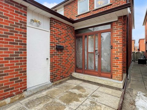 Photo 2 at 4 Treerun Avenue, Steeles, Toronto