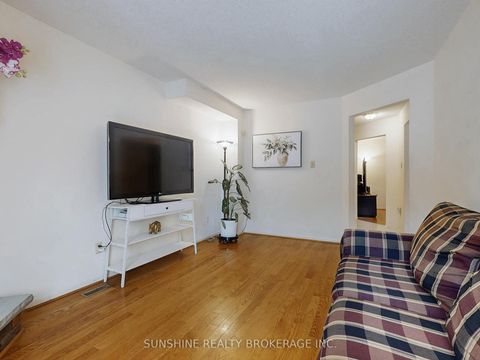 Photo 9 at 4 Treerun Avenue, Steeles, Toronto