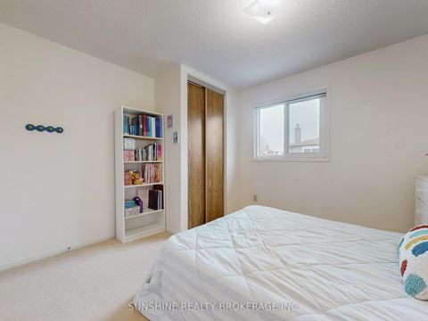 Photo 18 at 4 Treerun Avenue, Steeles, Toronto