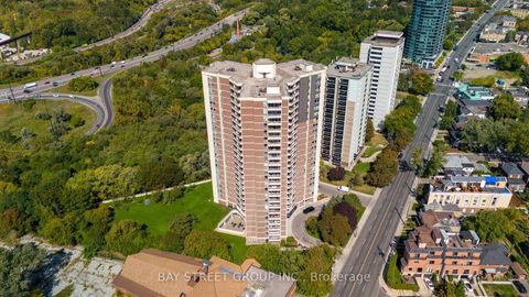 Photo 5 at 403 - 980 Broadview Avenue, Broadview North, Toronto