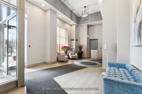 Photo 2 at 906 - 18 Merton Street, Mount Pleasant West, Toronto