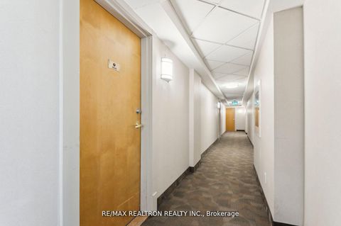 Photo 3 at 906 - 18 Merton Street, Mount Pleasant West, Toronto