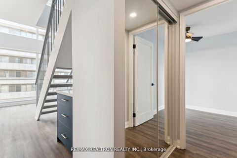 Photo 5 at 906 - 18 Merton Street, Mount Pleasant West, Toronto