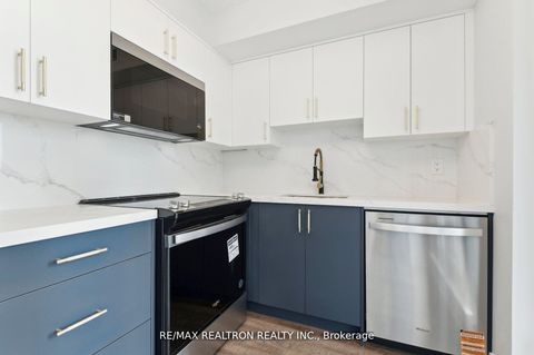 Photo 7 at 906 - 18 Merton Street, Mount Pleasant West, Toronto