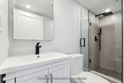 Photo 26 at 906 - 18 Merton Street, Mount Pleasant West, Toronto