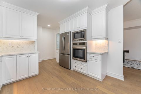 Photo 7 at 304 - 30 Anglesey Boulevard, Humber Valley, Toronto