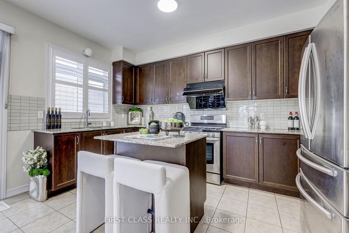 Photo 8 at 2 James Parrott Avenue, Wismer, Markham