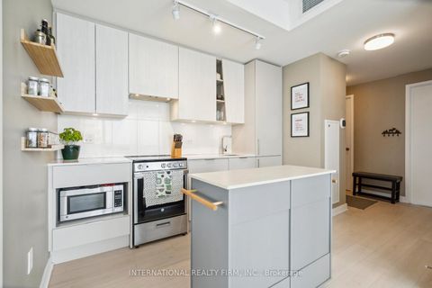 Photo 2 at 4004 - 3900 Confederation Parkway, City Centre, Mississauga