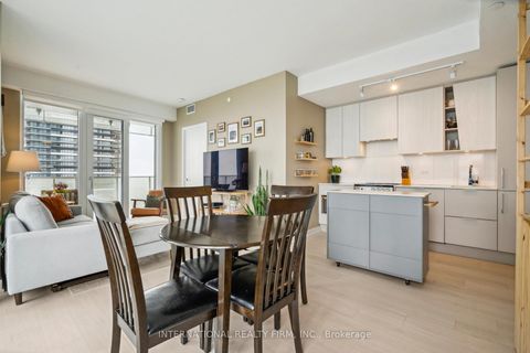 Photo 4 at 4004 - 3900 Confederation Parkway, City Centre, Mississauga