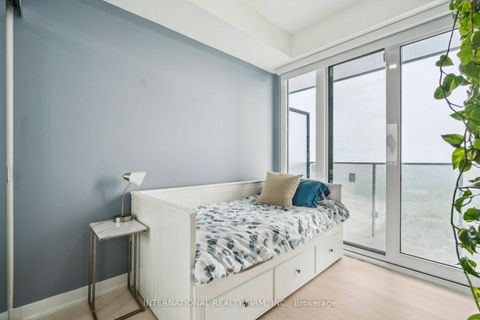 Photo 14 at 4004 - 3900 Confederation Parkway, City Centre, Mississauga