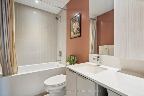 Photo 16 at 4004 - 3900 Confederation Parkway, City Centre, Mississauga