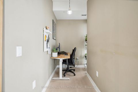 Photo 17 at 4004 - 3900 Confederation Parkway, City Centre, Mississauga