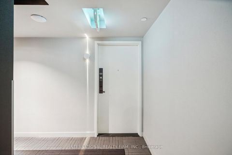 Photo 20 at 4004 - 3900 Confederation Parkway, City Centre, Mississauga