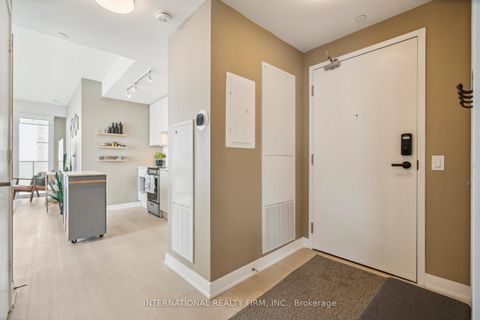 Photo 21 at 4004 - 3900 Confederation Parkway, City Centre, Mississauga