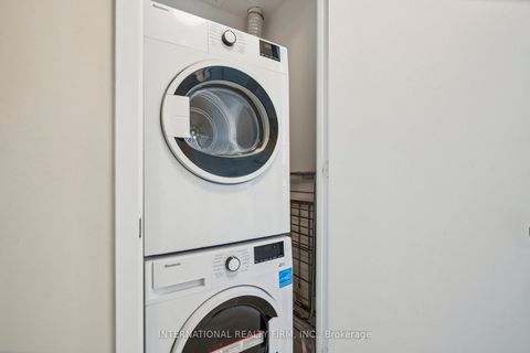 Photo 23 at 4004 - 3900 Confederation Parkway, City Centre, Mississauga