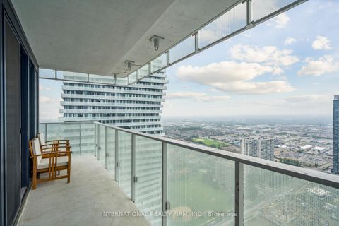 Photo 24 at 4004 - 3900 Confederation Parkway, City Centre, Mississauga